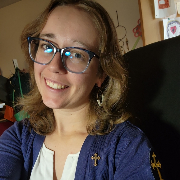 Meet your Posher, Amanda - Picture 3 of 3